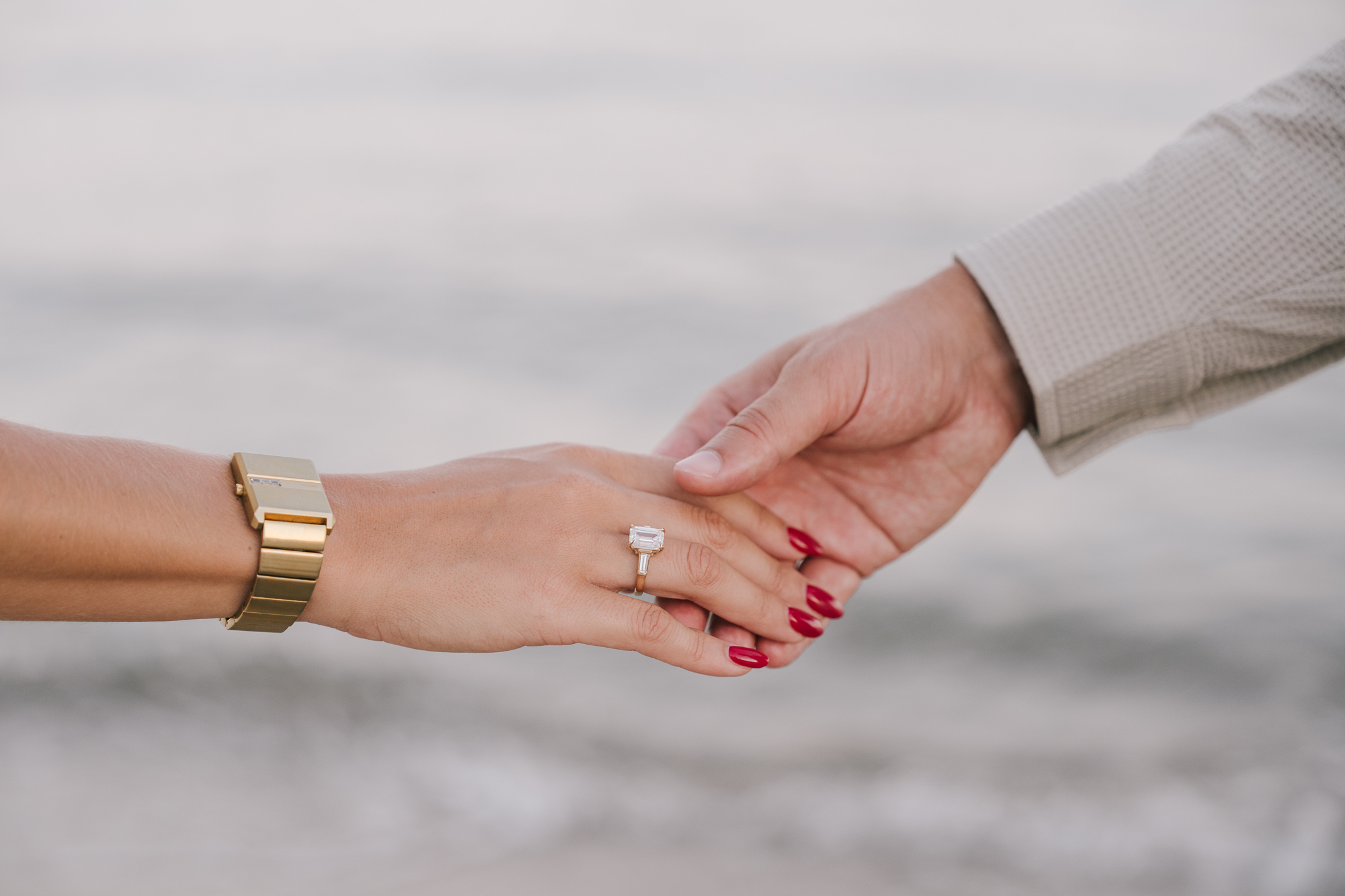 What I avoid when photographing weddings in Greece (So you can relax)